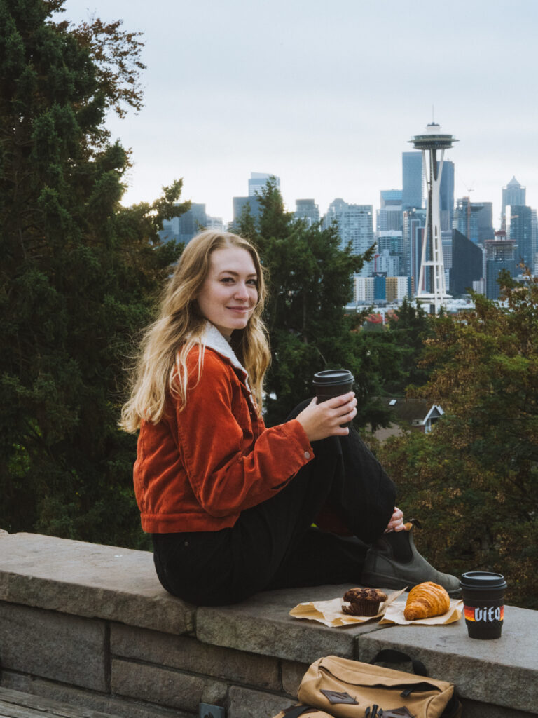 Best Seattle Viewpoints featuring local and tourist favorites! This guide covers where to stay, eat, and go for your next Seattle vacation!