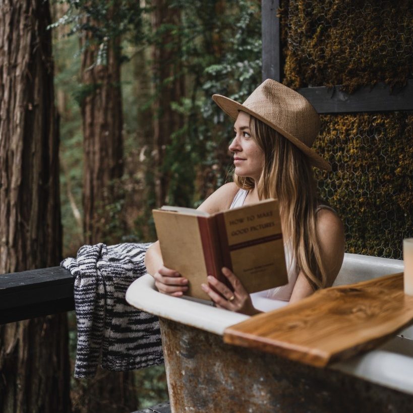 This Airbnb Treehouse in California is a hidden gem you do not want to miss. With an outdoor soaking tub, it's the ultimate Nor Cal Getaway.