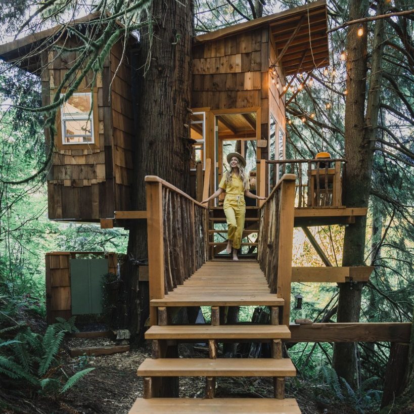 A Treehouse in Washington with luxurious touches and rustic charm. Near Seattle, this is the perfect adventure getaway. Full itinerary here.