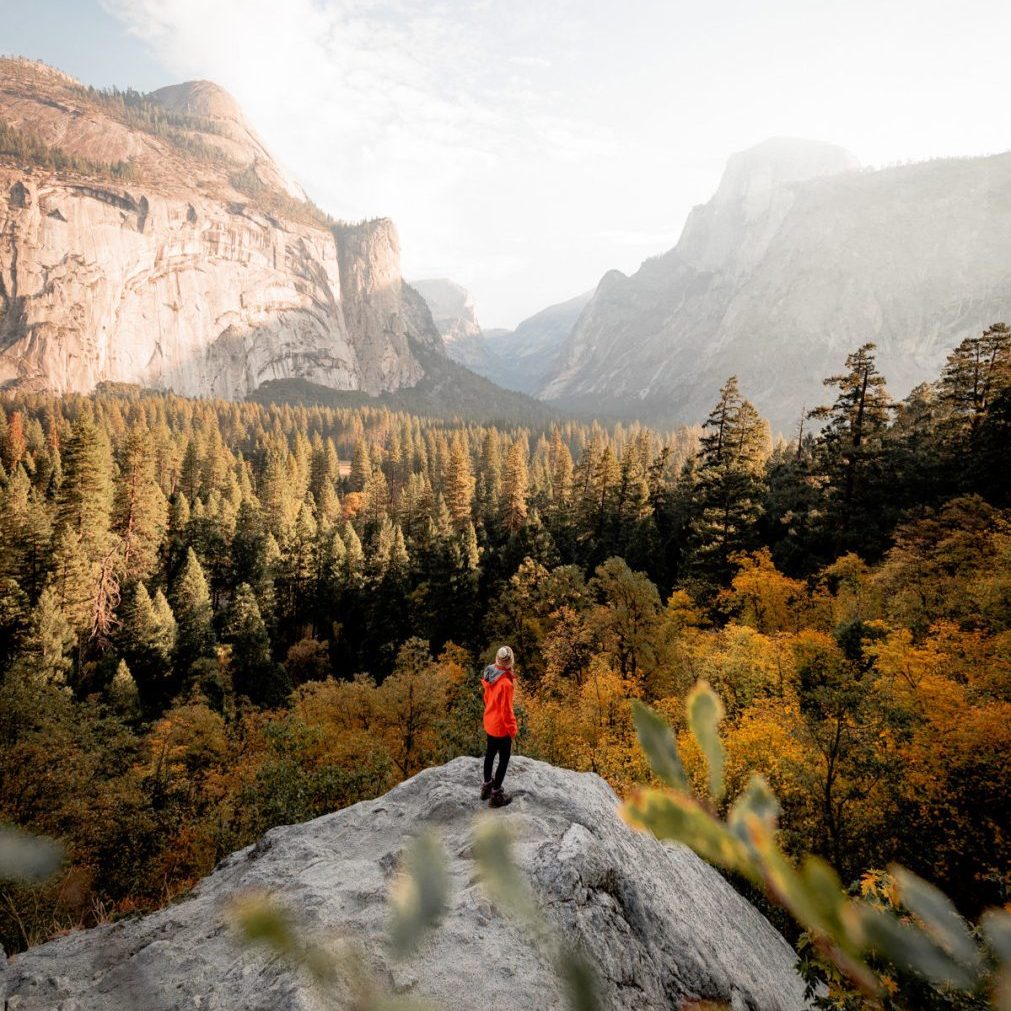 Fall in Yosemite really is better for so many reasons. Get the best photos with less crowds - all in my complete guide here!