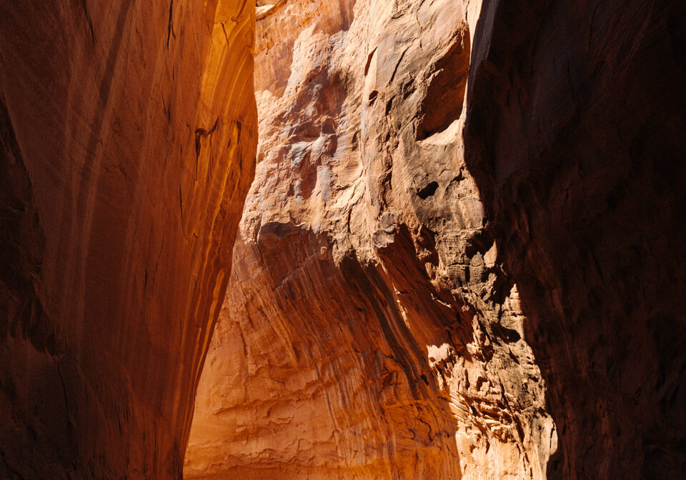 Hidden gems and photography guide for the ultimate visit or road trip to Leprechaun Canyon Utah. Photo tips, route description, packing list and more.